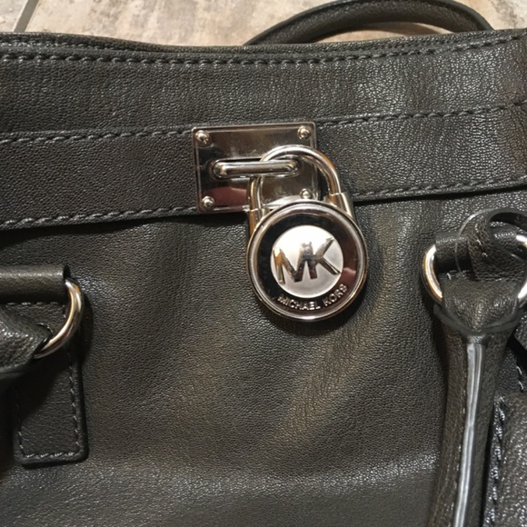 Brand New! Michael Kors Leather Satchel Purse Grey w/ Silver Chain Detail - Picture 5 of 12